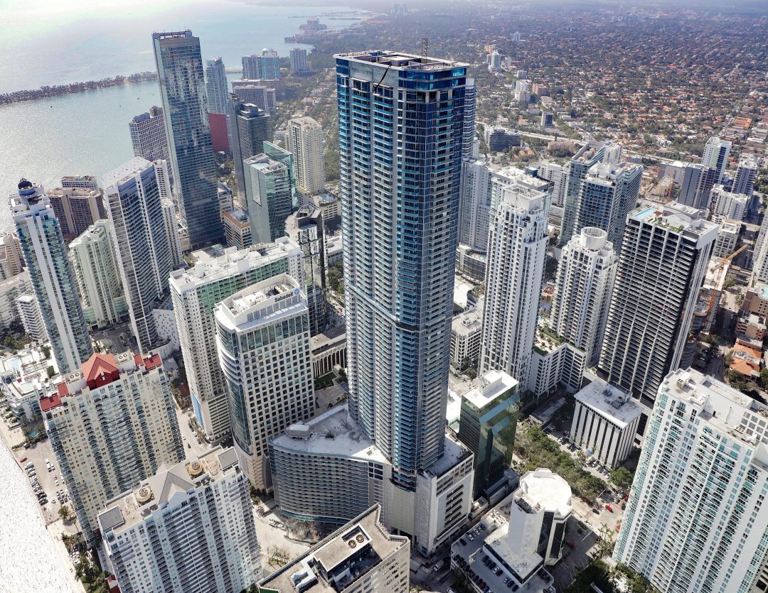 Living With A Panoramic View Miami's Panorama Tower The Extravagant