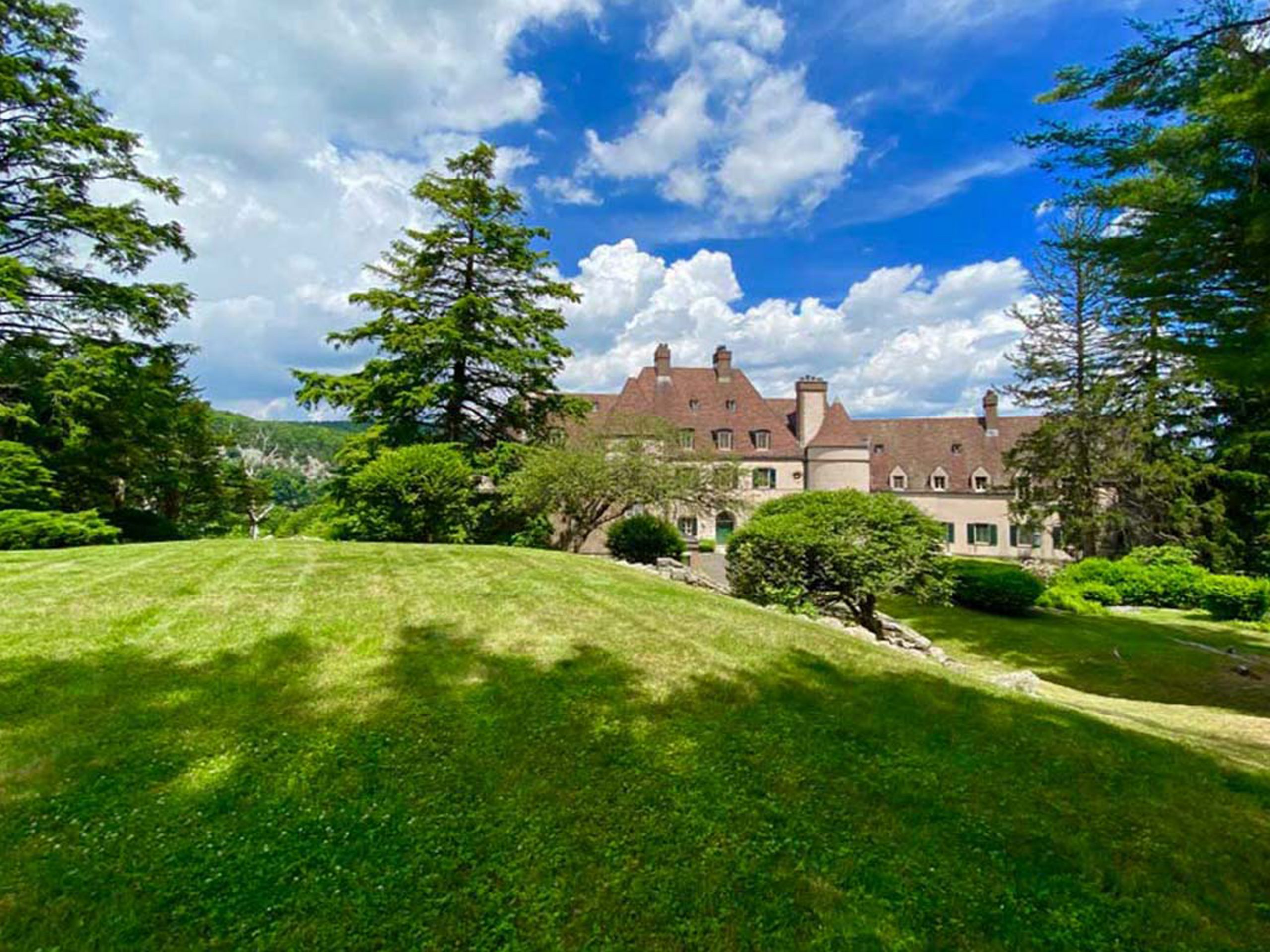 Looking for an Escape? Try this Gilded Age Mansion in Tuxedo Park The