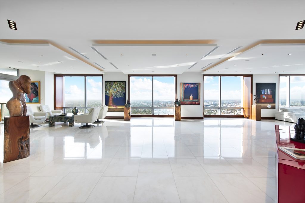 Talking Luxury Real Estate Auctions with Trayor Lesnor of Platinum Luxury Auctions